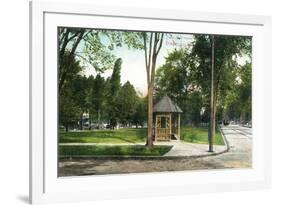 Syracuse, New York - Scenic View in Walnut Park-Lantern Press-Framed Premium Giclee Print
