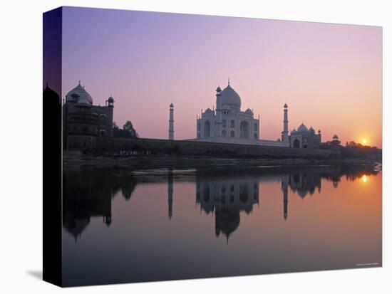 Taj Mahal, Agra, Uttar Pradesh, India-Gavin Hellier-Stretched Canvas