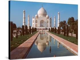 Taj Mahal, Uttar Pradesh, India-Dee Ann Pederson-Stretched Canvas