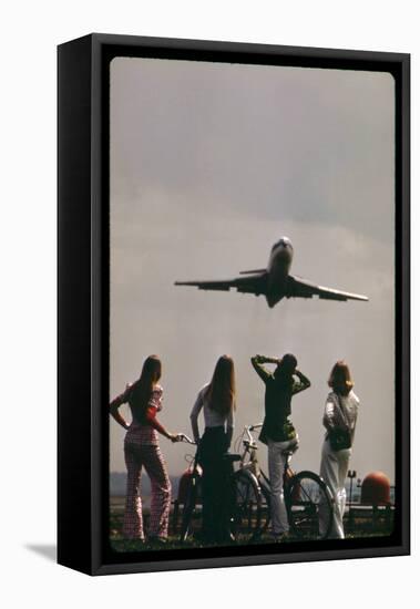 Takeoff-null-Framed Stretched Canvas