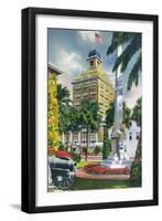 Tampa, Florida - City Hall Exterior View-Lantern Press-Framed Art Print