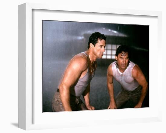 TANGO & CASH, 1989 directed by ANDREY KONCHALOVSKIY Sylvester Stallone and Kurt Russell (photo)-null-Framed Photo