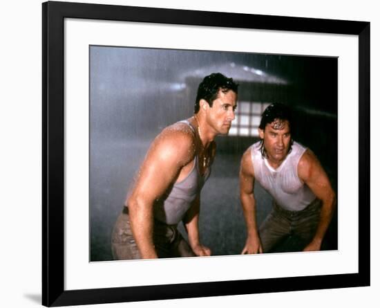 TANGO & CASH, 1989 directed by ANDREY KONCHALOVSKIY Sylvester Stallone and Kurt Russell (photo)-null-Framed Photo