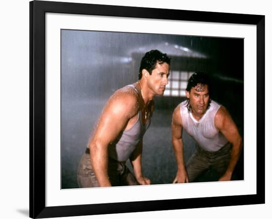 TANGO & CASH, 1989 directed by ANDREY KONCHALOVSKIY Sylvester Stallone and Kurt Russell (photo)-null-Framed Photo