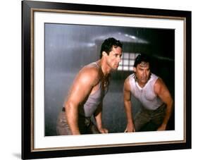 TANGO & CASH, 1989 directed by ANDREY KONCHALOVSKIY Sylvester Stallone and Kurt Russell (photo)-null-Framed Photo