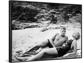 Tant qu'il y aura des hommes From Here to Eternity by FredZinnemann with Burt Lancaster and Deborah-null-Framed Photo