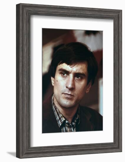 Taxi Driver by Martin Scorsese with Robert by Niro, 1976 (photo)-null-Framed Photo