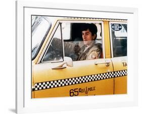 Taxi Driver by Martin Scorsese with Robert by Niro, 1976 (photo)-null-Framed Photo