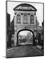 Temple Bar Archway, at the Stand End of Fleet Street, London, 1877-null-Mounted Giclee Print