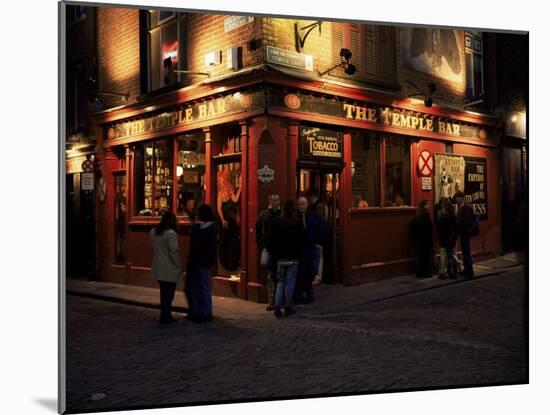 Temple Bar, Dublin, Eire (Republic of Ireland)-Roy Rainford-Mounted Photographic Print