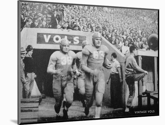 Tennessee Volunteers Football Team-null-Mounted Art Print