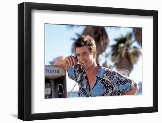 TEQUILA SUNRISE, 1988 directed by ROBERT TOWNE Mel Gibson (photo)-null-Framed Photo