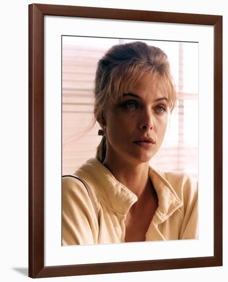 TEQUILA SUNRISE, 1988 directed by ROBERT TOWNE Michelle Pfeiffer (photo)-null-Framed Photo