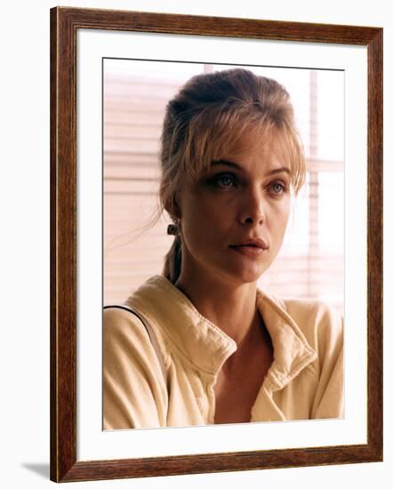 TEQUILA SUNRISE, 1988 directed by ROBERT TOWNE Michelle Pfeiffer (photo)-null-Framed Photo