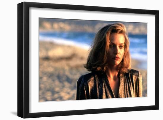 TEQUILA SUNRISE, 1988 directed by ROBERT TOWNE Michelle Pfeiffer (photo)-null-Framed Photo