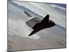 Test of Space Shuttle Prototype Enterprise in Free Flight Glide and Landing on Rogers Dry Lake Bed-null-Mounted Photo