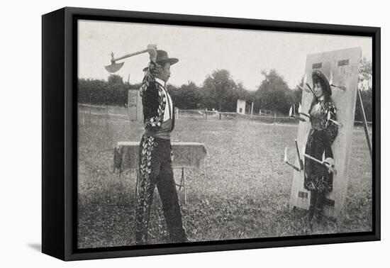 Texas Tex Truppe. Senor Francisco und Senorita Rodriguez. Messerwerfen-null-Framed Stretched Canvas