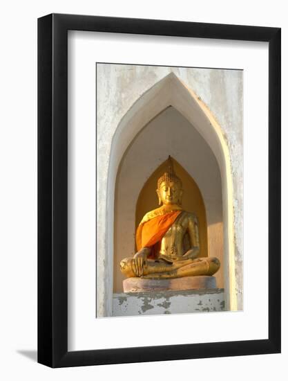 Thailand, Ayutthaya, Tambon Tha Wasukri. Buddha at Wat Na Phra Meru-Kevin Oke-Framed Photographic Print