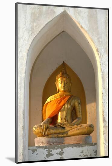 Thailand, Ayutthaya, Tambon Tha Wasukri. Buddha at Wat Na Phra Meru-Kevin Oke-Mounted Photographic Print