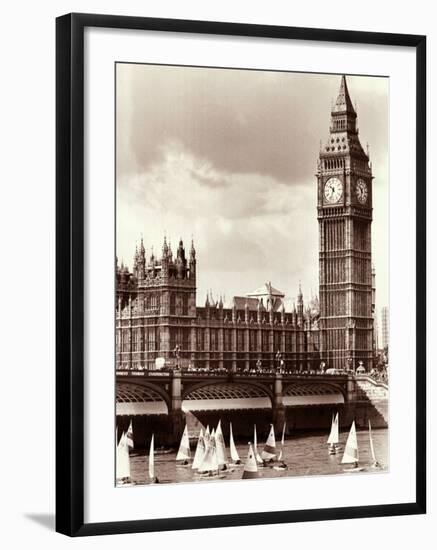 Thames Day on the River Between Westminister and Hungerford Bridges-null-Framed Photographic Print