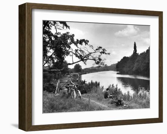 Thames Pastimes-Fred Musto-Framed Photographic Print