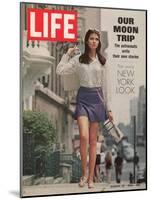 That Young New York Look, August 22, 1969-Vernon Merritt III-Mounted Photographic Print