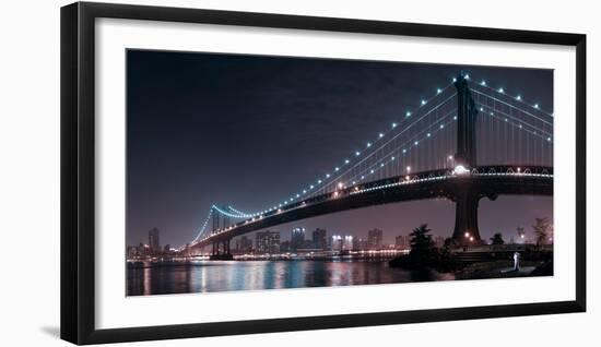 The 2 Lovers under Manhattan Bridge-Fabien Bravin-Framed Photographic Print