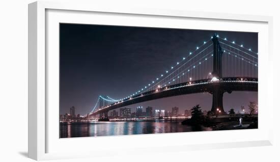 The 2 Lovers under Manhattan Bridge-Fabien Bravin-Framed Photographic Print