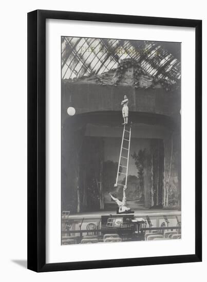 The 2 Morandini's (Equilibristes sur perche et échelle)-null-Framed Giclee Print