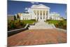 The 2007 restored Virginia State Capitol, designed by Thomas Jefferson who was inspired by Greek...-null-Mounted Photographic Print