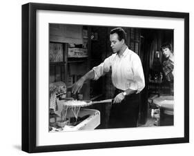 The Apartment, Jack Lemmon, Shirley MacLaine, 1960-null-Framed Photo