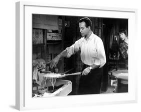 The Apartment, Jack Lemmon, Shirley MacLaine, 1960-null-Framed Photo