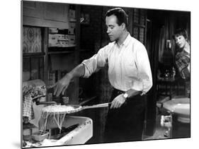 The Apartment, Jack Lemmon, Shirley MacLaine, 1960-null-Mounted Photo