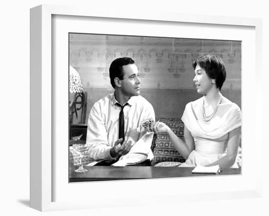 The Apartment, Jack Lemmon, Shirley MacLaine, 1960-null-Framed Photo