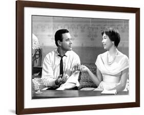 The Apartment, Jack Lemmon, Shirley MacLaine, 1960-null-Framed Photo