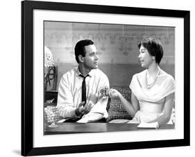 The Apartment, Jack Lemmon, Shirley MacLaine, 1960-null-Framed Photo