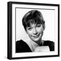 The Apartment, Shirley Maclaine, 1960-null-Framed Photo