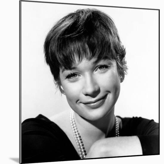 The Apartment, Shirley Maclaine, 1960-null-Mounted Photo