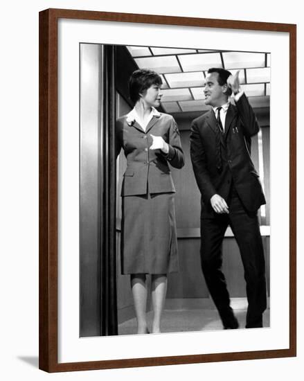 The Apartment, Shirley MacLaine, Jack Lemmon, 1960-null-Framed Photo