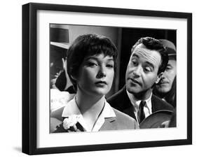 The Apartment, Shirley MacLaine, Jack Lemmon, 1960-null-Framed Photo