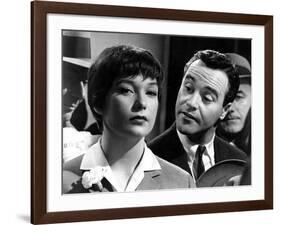 The Apartment, Shirley MacLaine, Jack Lemmon, 1960-null-Framed Photo