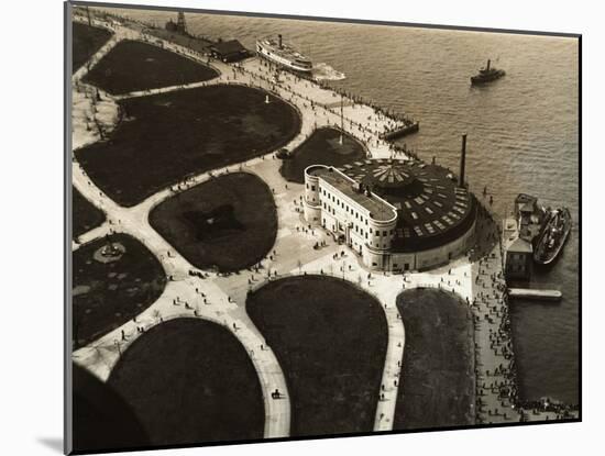 The Aquarium at Castle Clinton of Battery Park-null-Mounted Photographic Print