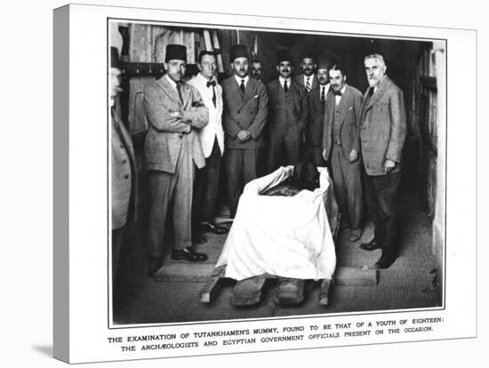 The Archaeologists and Egyptian Government Officials at the Examination of Tutankhamun's Mummy-null-Stretched Canvas