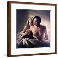 The Arrangement 1969 Directed by Elia Kazan Faye Dunaway and Kirk Douglas-null-Framed Photo