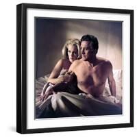 The Arrangement 1969 Directed by Elia Kazan Faye Dunaway and Kirk Douglas-null-Framed Photo