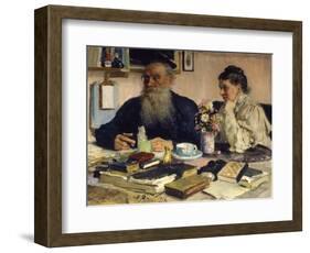 The Author Leo Tolstoy with His Wife in Yasnaya Polyana, 1907-Il'ya Repin-Framed Giclee Print