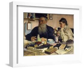 The Author Leo Tolstoy with His Wife in Yasnaya Polyana, 1907-Il'ya Repin-Framed Giclee Print