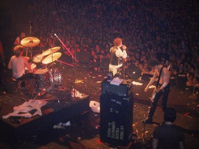 The Band The Sex Pistols Performing At Their Last Show Premium Photographic Print David Mcgough Allposters Com