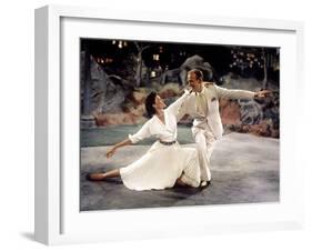 The Band Wagon, Cyd Charisse, Fred Astaire, 1953, "Dancing In The Dark" Production Number-null-Framed Photo