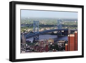 The Benjamin Franklin Bridge Crosses the Delaware River Connecting Philadelphia, Pennsylvania and C-pdb1-Framed Photographic Print